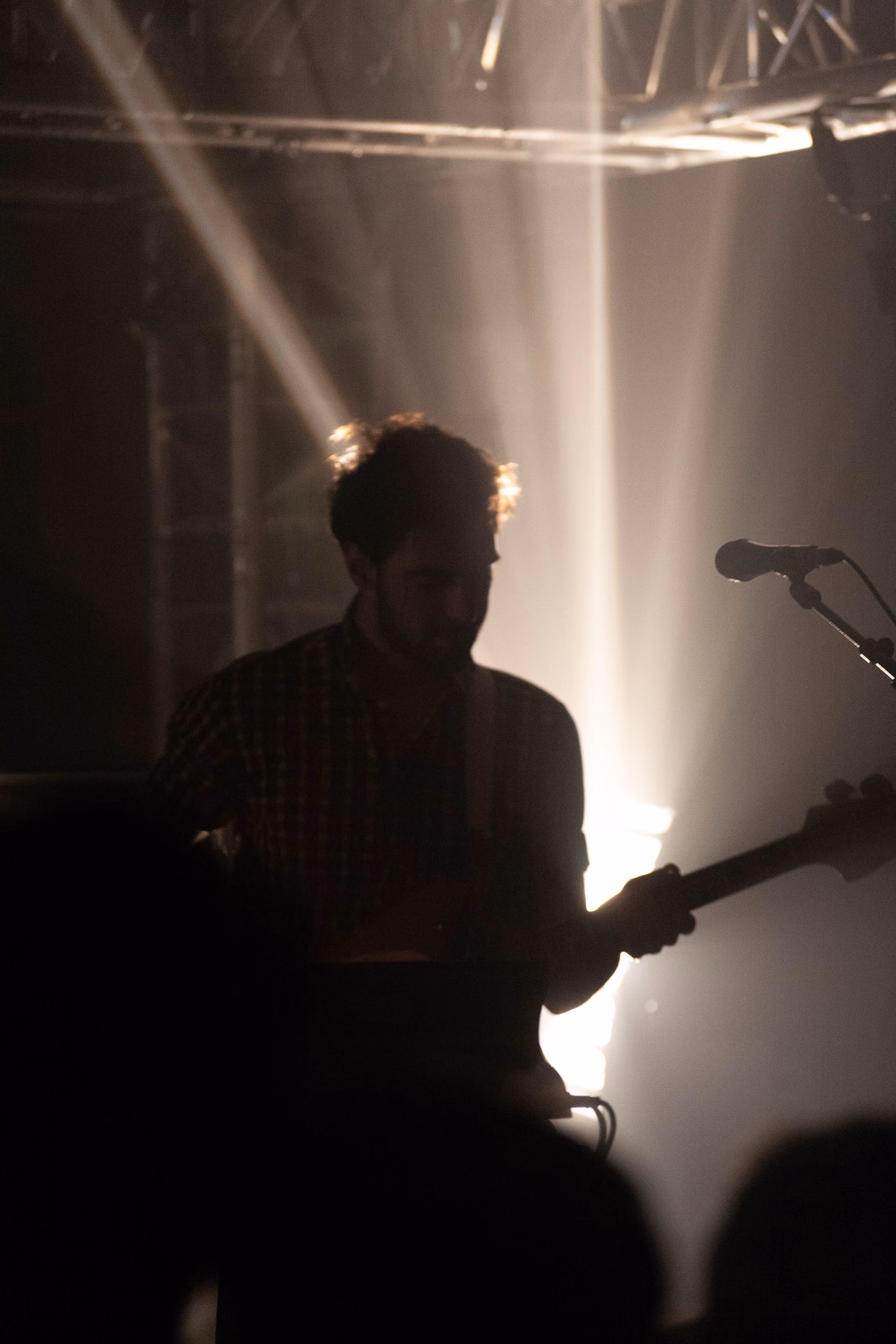 Silhouette du bassiste